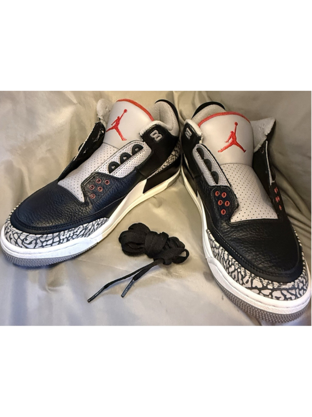 Nike Air Jordan 3 Retro OG Black Cement Grey White Red 854262-001 Size 9